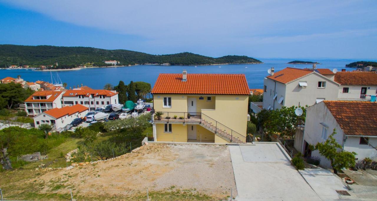Apartment Sandra Vis Buitenkant foto